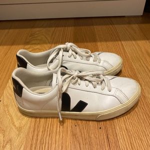 Veja white and black Esplar sneaker size 7